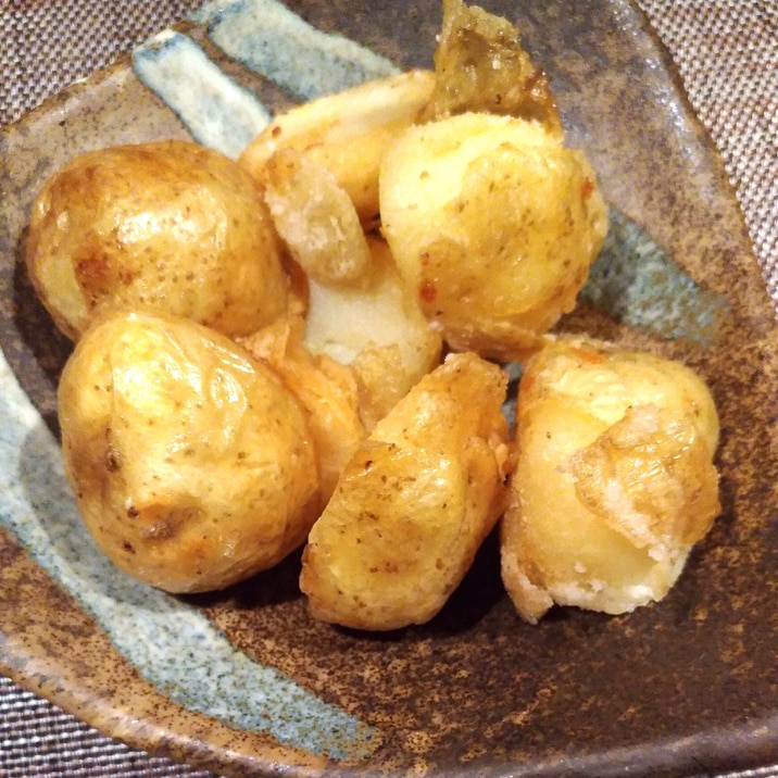 新じゃがいものカリカリ素揚げ レシピ 作り方 By またたび 楽天レシピ